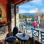 Elati Hotel *
